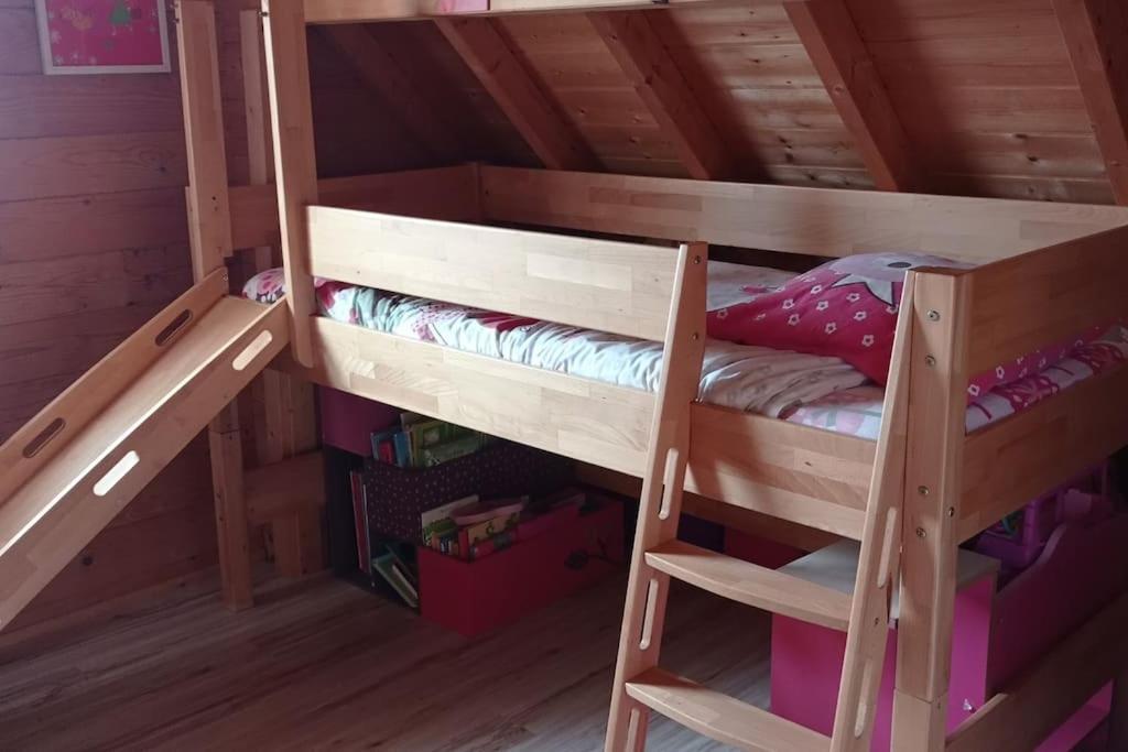 Familial En Bois A 150 M De La * Santec