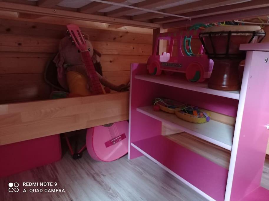 Familial En Bois A 150 M De La Ferienhaus *